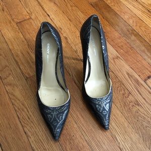 DKNY Black and Gold Pumps Size 8
